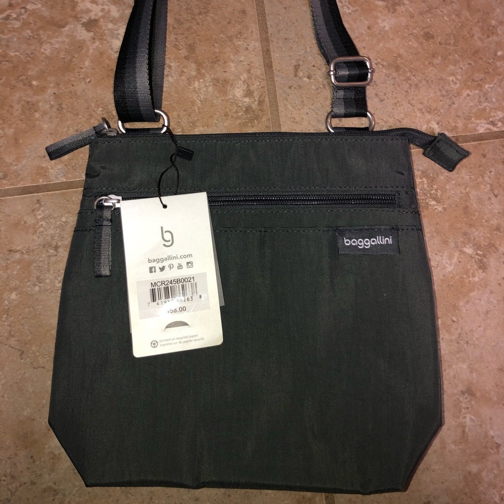 NWT Baggallini crossbody